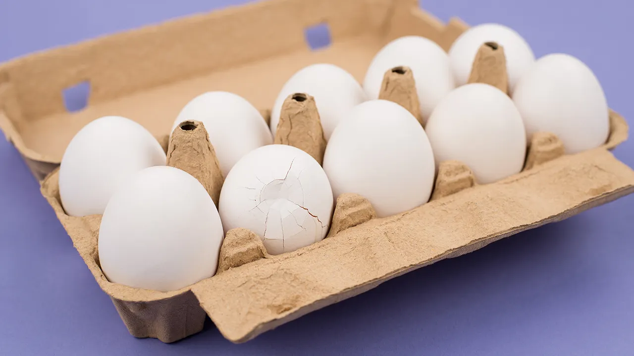 cracked-eggs-food-safety