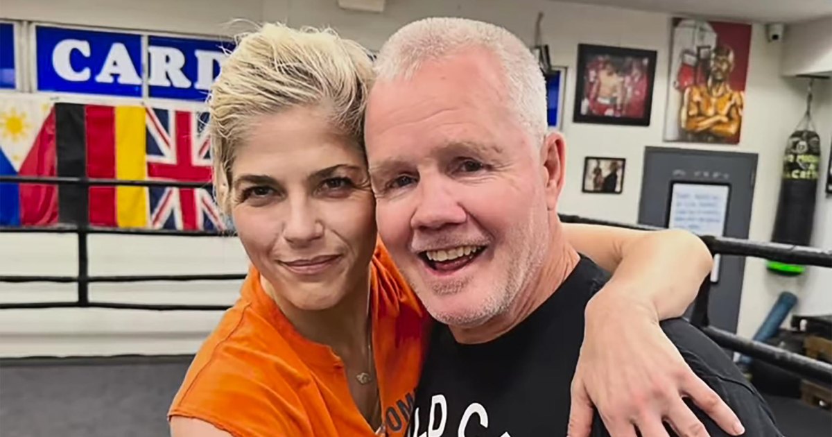 selma-blair-boxing-freddie-roach-ms-remission